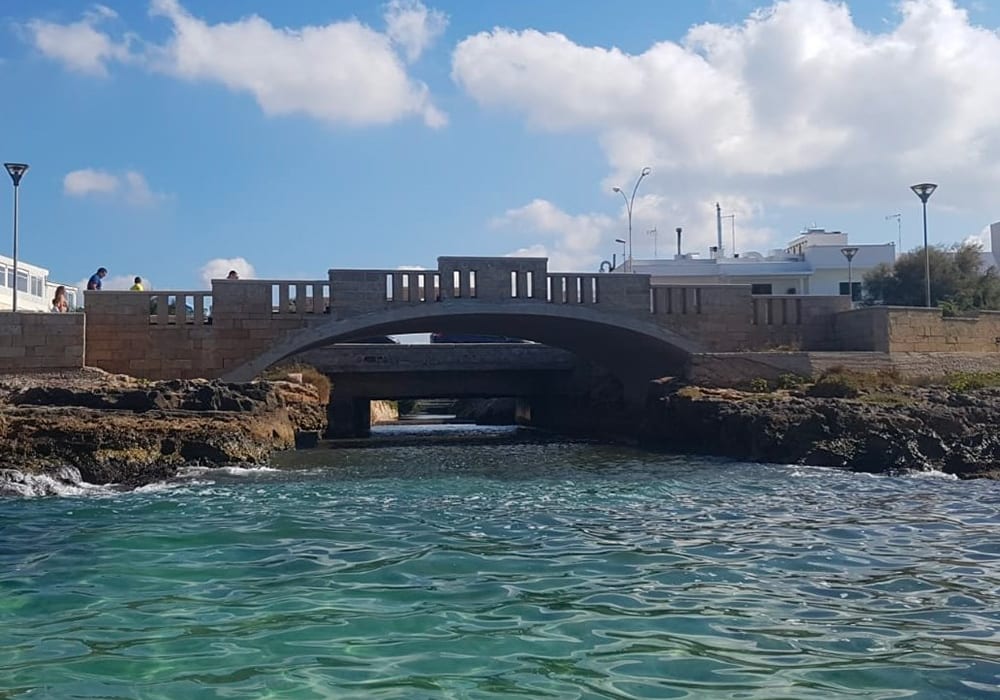 Il ponte sul bacino di Torre San Giovanni